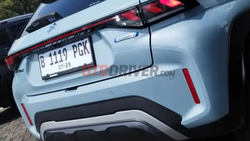 Ini Alasan Suzuki Fronx Tidak Mencantumkan Emblem GL, GX dan SGX Di Bodi Mobil