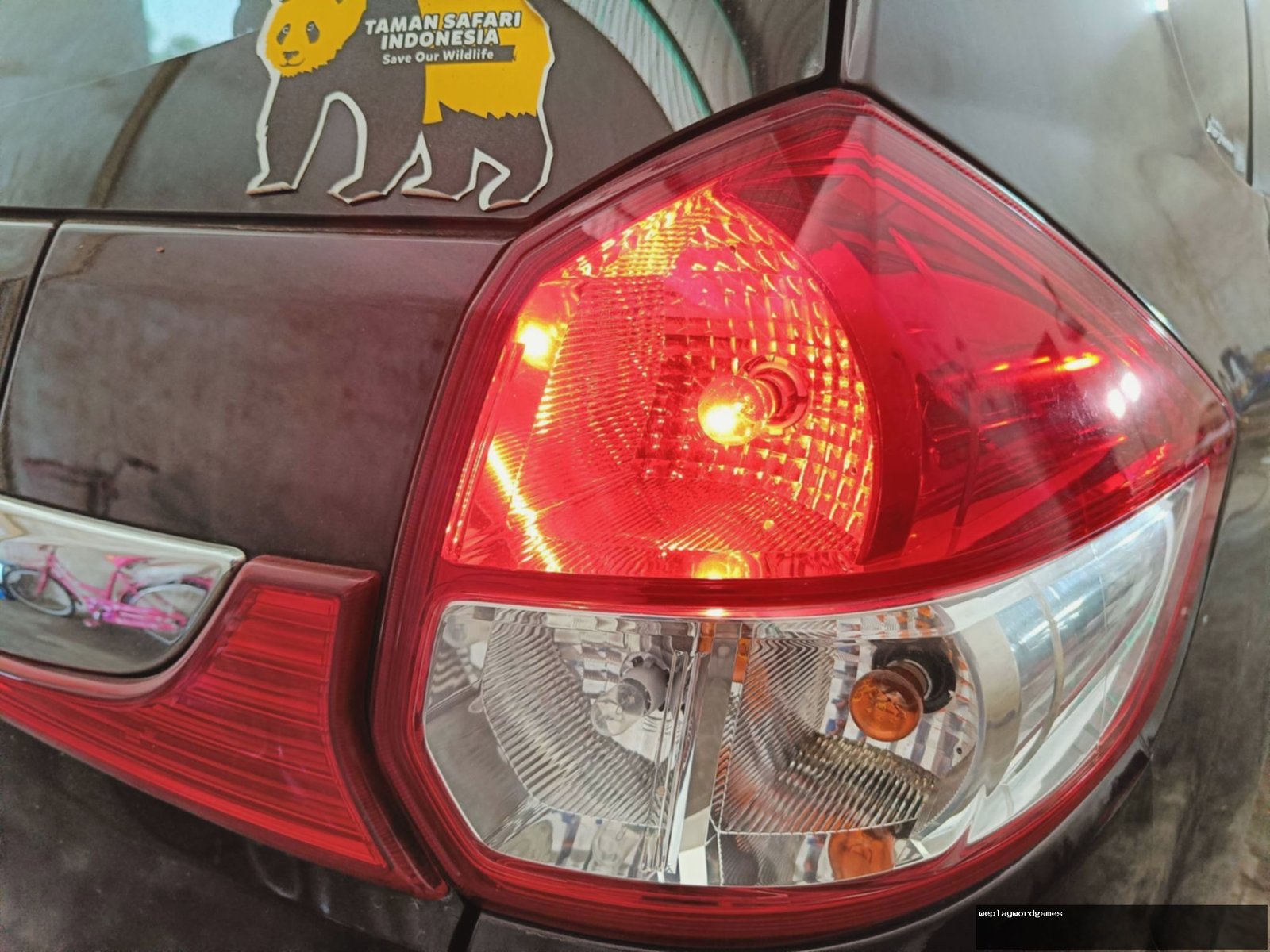 Begini Caranya Mengecek Penyebab Lampu Rem Mobil Bekas Mati