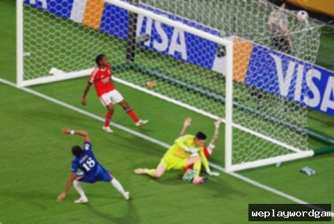 Foto: Sempat Terhenti karena Badai, Chelsea Gilas Benfica 4-1