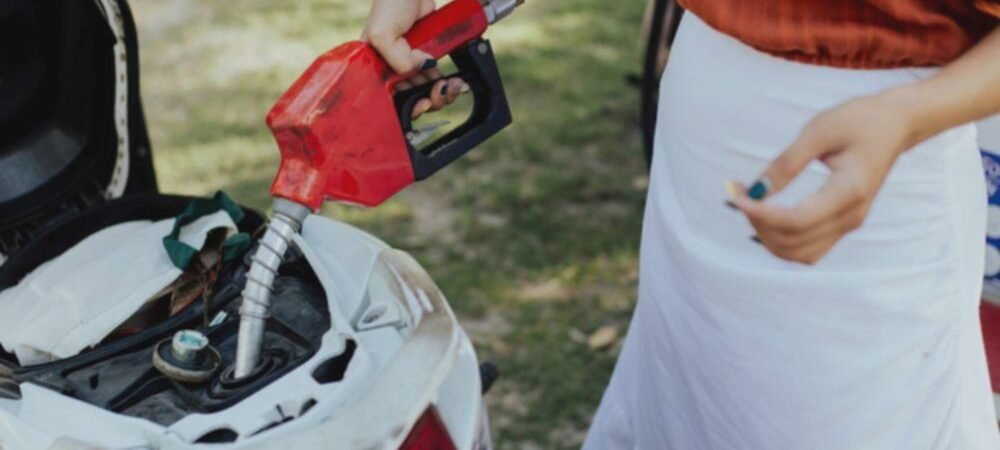 Cairan-cairan Ini Bisa Merusak Cat Motor: Waspadai sebelum Kusam!